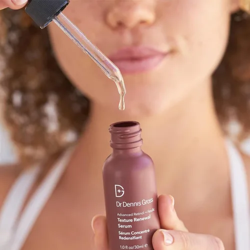 Vista 3 de Dr. Dennis Gross Advanced Retinol + Ferulic Texture Renewal Serum - Fórmula antienvejecimiento para suavizar la textura, aumentar el brillo