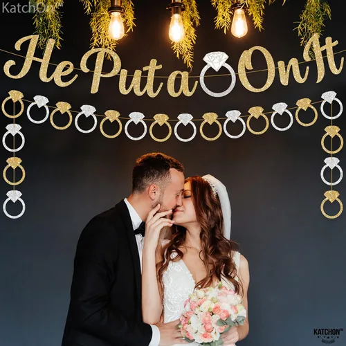 Vista 7 de Cartel con texto en inglés «He Put a Ring On It» con texto en inglés «He Put A Ring On It» con texto en inglés «He Put A Ring On It» con texto
