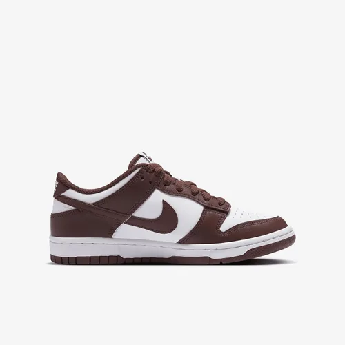 Vista 407 de Nike Kid's Dunk Low Sneaker