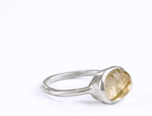 Vista 108 de Oval Birthstone Ring Bezel Set in Vermeil Gold, Sterling Silver, or Rose Gold, Stacking Birthstone Ring [rOMB]