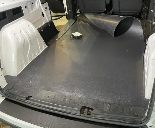 Vista 5 de REZAW-PLAST Tapete de carga de goma para Ram ProMaster City 2015-2022 – Resistente, inodoro, forro de maletero para todas las estaciones – Tapete