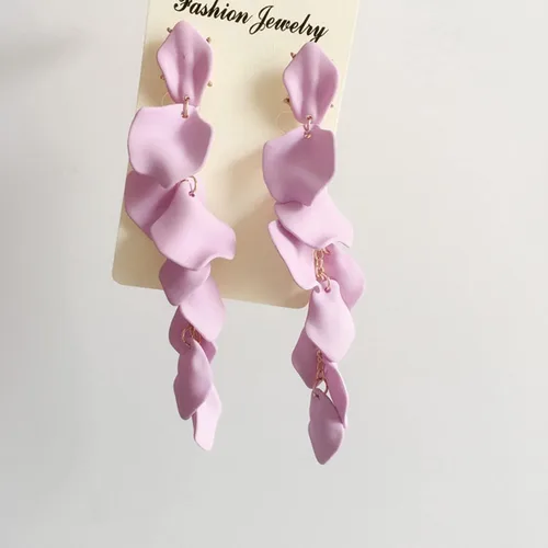 Vista 3 de Aretes largos colgantes de pétalos de rosas y flores de resina, colgantes con borla floral para mujeres y niñas, regalos de joyería elegantes