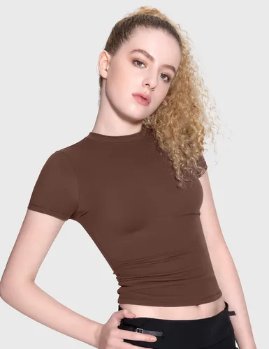 Vista 3 de PUMIEY Camiseta básica de manga corta con cuello redondo para mujer, con doble forro, ajustada, colección Smoke Cloud Pro