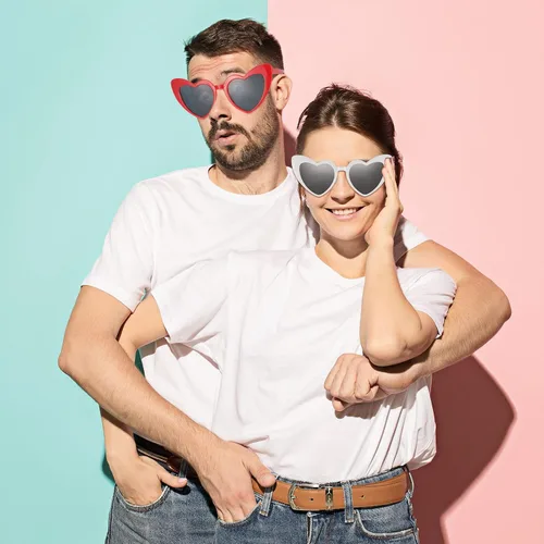 Vista 5 de Konohan 3 pares de lentes de sol en forma de corazón para el día de San Valentín estilo retro estilo retro gafas de sol blancas para mujeres y niñas