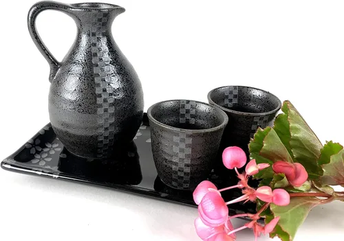 Vista 8 de JapanBargain 4680, Juego de sake de porcelana auténtica japonesa Saki Set decantador de sake y tazas de saki, fabricado en Japón (tarro negro)