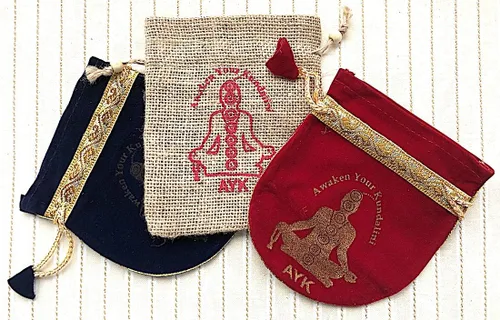 Vista 7 de Collares energizados de 7 chakras mala anudados a mano, 108 cuentas mala Japa mala Cuentas de oración budista Cuentas de meditación Cristales