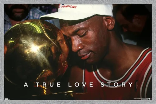 Vista 41 de Michael Jordan - Póster de pared A True Love Story, 22.4 pulgadas de largo x 14.7 pulgadas de ancho, versión enmarcada de madera de granero
