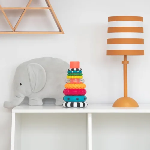 Vista 7 de Anillo de apilado de pilas de círculos de Sassy, juguete de aprendizaje STEM, a partir de 6 meses, multicolor, juego de 9 piezas