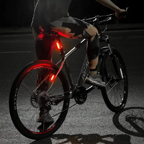 Vista 6 de Luz trasera para bicicleta recargable por USB, luz LED súper brillante trasera de bicicleta con clip como luz trasera roja con 6 modos