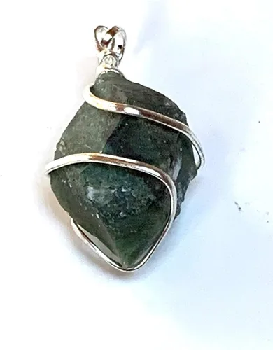 Vista 2 de Awaken Your Kundalini Collar de piedras preciosas curativas naturales con cristales curativos para chakras, amor, amistad, fuerza, psíquico