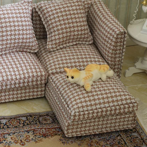 Vista 8 de iLAND Muebles de Casa de Muñecas Sofá Seccional en Miniatura para Decoración de Casa de Muñecas Compatible con Accesorios a Escala 1/12, Sofá