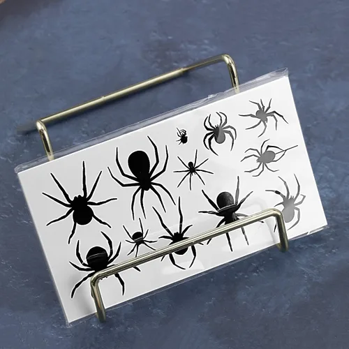 Vista 6 de 10 hojas de tatuajes temporales de Halloween para mujeres y hombres, calavera negra de terror, fantasma, araña, tatuajes falsos 3D, calcomanías