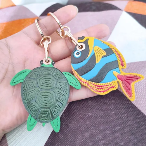 Vista 49 de CATCH ON Paquete de 2 fundas de cuero para Airtag para llavero, bonitos accesorios Kawaii adecuados para Airtag