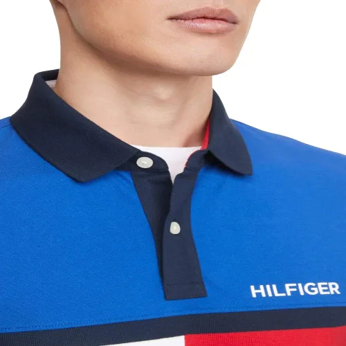 Vista 4 de Tommy Hilfiger Men's Short Sleeve Cotton Pique Flag Polo in Regular Fit