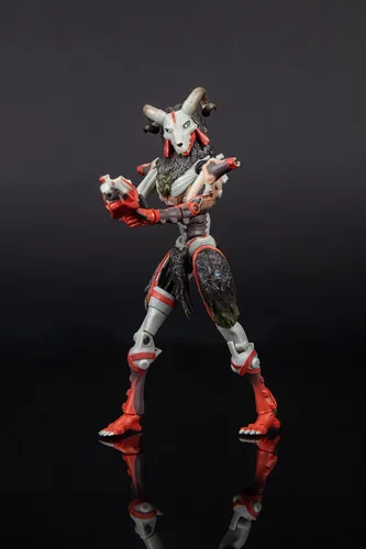 Vista 2 de Electronic Arts Apex Legends Figura de acción Revenant coleccionable de 6 pulgadas, Legendary: piel de bestia impía