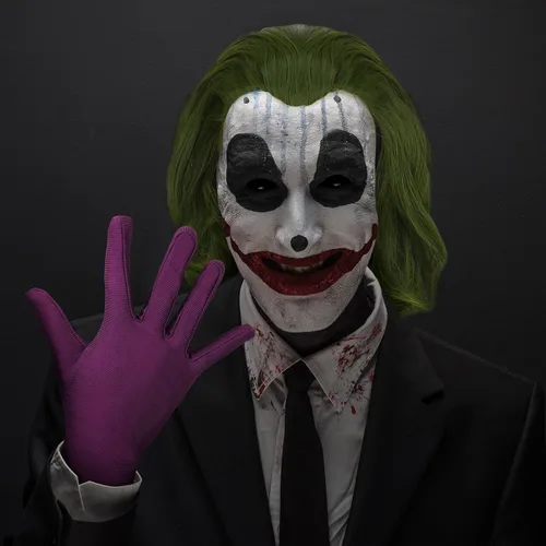 Vista 7 de Leumoi Peluca verde de Halloween para hombre, peluca corta ondulada verde y kit de maquillaje y guantes morados para adultos, hombres y niños