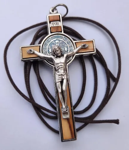 Vista 7 de Collar con colgante cristiano de cruz de crucifijo de metal de madera de olivo de San Benito, 3 pulgadas, Metal Madera, No es una piedra preciosa