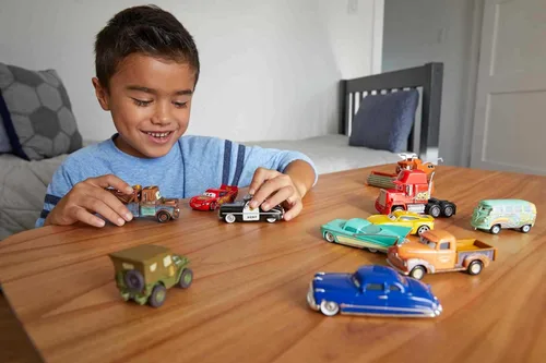 Vista 2 de Disney Pixar Cars 3 Jackson Storm Vehículo de fundición