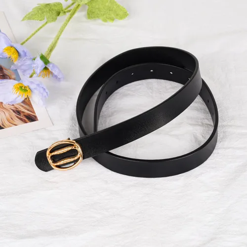 Vista 89 de Cinturón de cuero clásico con hebilla de metal para mujer con vestido de jeans