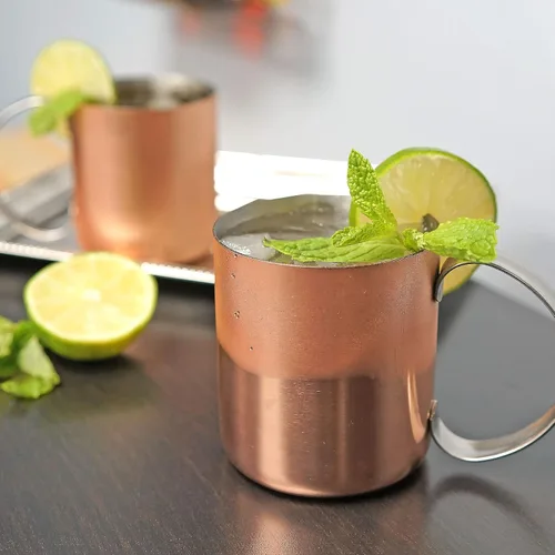 Vista 4 de Southern Homewares Taza Moscow Mule de cobre con forro de acero inoxidable – Juego de tazas de cobre martillado de 16 oz para cócteles – Tazas
