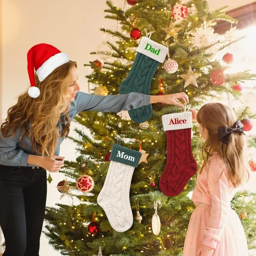 Vista 6 de Medias de Navidad personalizadas, medias de Navidad grandes de punto con bloques de color, medias de Navidad familiares con nombre, medias colgantes