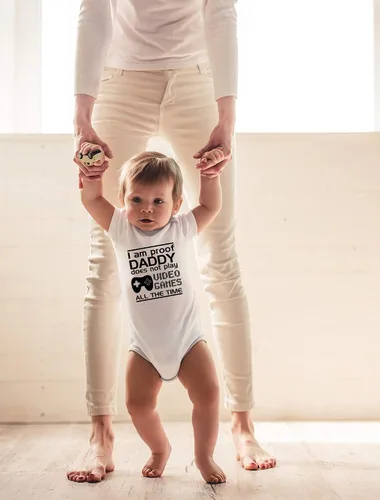 Vista 14 de CBTwear Proof Daddy Does Not Play Video Games All the Time – Ropa de bebé – Divertido body para recién nacido para niños y niñas