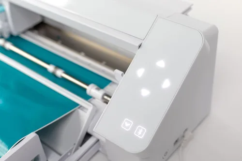 Vista 8 de Silhouette Cameo 4 con Bluetooth, alfombrilla de corte de 12 pulgadas, Autoblade 2, 100 diseños y software Silhouette Studio, edición blanca
