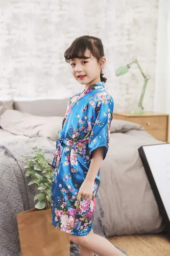 Vista 4 de Cherry Blossoms - Bata tipo kimono floral de seda para fiesta nupcial para niñas