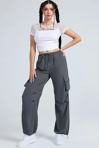 Vista 2 de Pantalones cargo con bolsillos, pantalones de paracaídas para mujer, pantalones holgados Y2K con cordón de moda