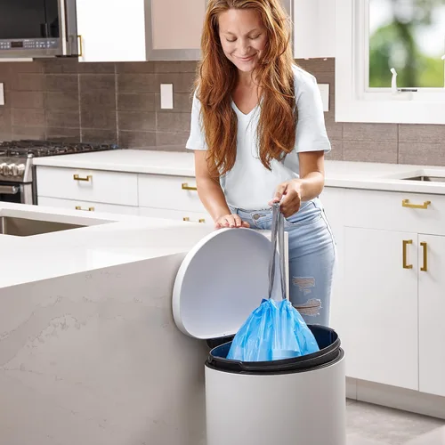 Vista 3 de Plasticplace Bolsas de basura de ajuste personalizado, compatibles con simplehuman Code D (100 unidades) con cordón azul tintado de 5.3 galones / 20