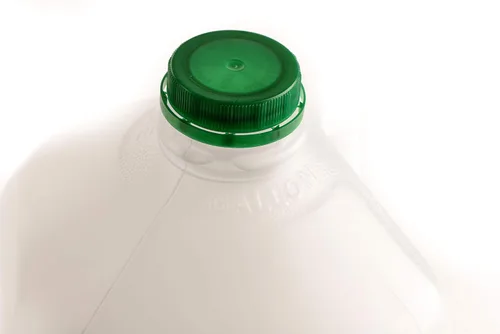 Vista 3 de EcoQuality Botellas de jugo de plástico de 128 onzas con tapas a prueba de manipulaciones, paquete de 30