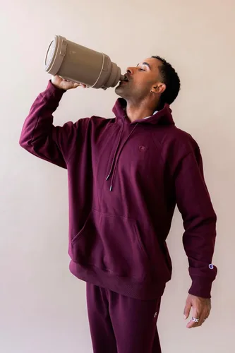 Vista 4 de Manna Titan - Jarra aislada al vacío de acero inoxidable, 2,3 L, color avellana