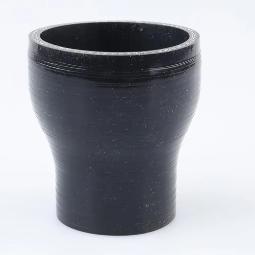 Vista 47 de AC PERFORMANCE ID de 1" a 1/2" (25mm a 13mm) Manguera de silicona recta reductora de 3 capas reforzada negra, 3" de longitud Negro