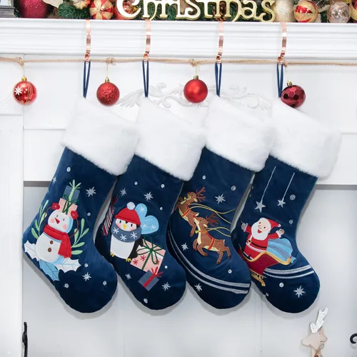 Vista 12 de LUBOT Juego de 4 medias de Navidad grandes para la familia, 20 pulgadas, silueta de búfalo rojo a cuadros para colgar en la chimenea, decoración