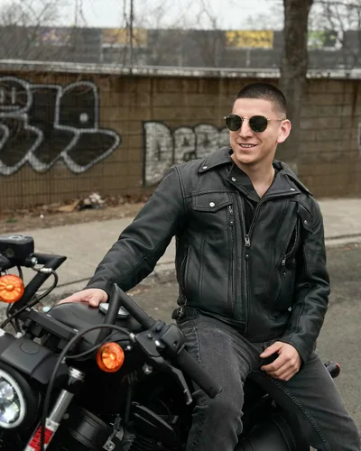 Vista 2 de First Mfg Co - Mastermind - Chaqueta de cuero para motociclista, negra, para hombre Negro