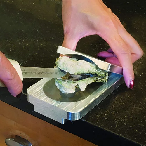 Vista 3 de The Easy Oyster Opener Shucking Tool - Aluminio sólido (paquete único de ángulo fijo)