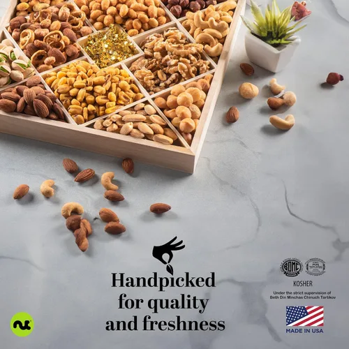 Vista 7 de NUT CRAVINGS - Cesta de regalo de nueces mixtas en bandeja de madera de diamante reutilizable + cinta verde (12 surtidos) golosinas para adultos
