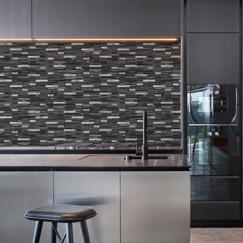 Vista 7 de STICKGOO Azulejo de protección contra salpicaduras para despegar y pegar, para cocina y baño, aspecto de madera negra y gris, PVC, mezcla de metal