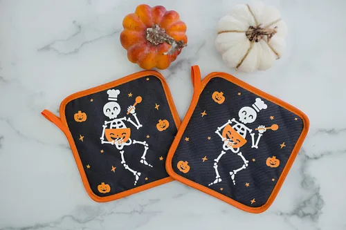 Vista 3 de Pearhead Juego de 2 soportes para ollas de chef de esqueleto de Halloween, almohadillas calientes de cocina resistentes al calor con bucles