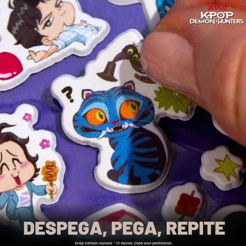 Vista 5 de Horizon Group USA Juego de calcomanías hinchadas para niños, cazadores de demonios Kpop