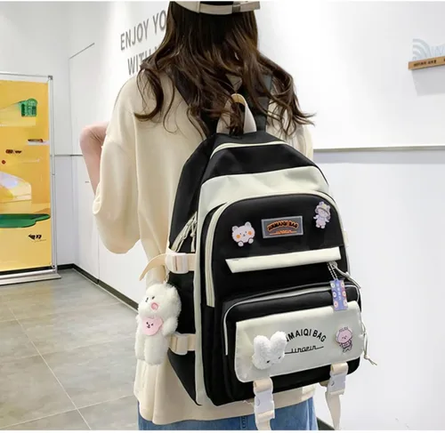Vista 6 de Juego de 5 mochilas kawaii con colgante de oso y alfileres - Kit de mochila de conejito de anime japonés con diseño de retazos, Negro -, Mochila
