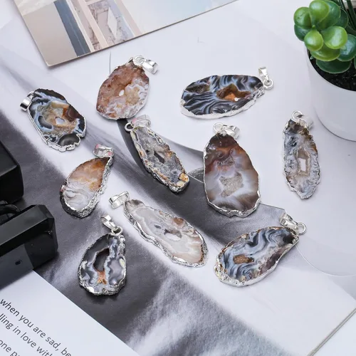Vista 6 de SUNYIK Irregualr - Collar con colgante de ágata natural de cuarzo y geoda para mujer, cristal curativo, Piedra Metal
