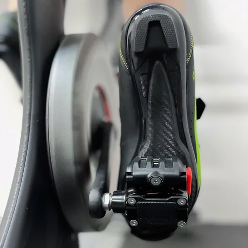 Vista 5 de Zapatos de ciclismo unisex compatibles con Peloton Bike Indoor Road Bike Zapatos de equitación con tacos Delta preinstalados para hombres y mujeres