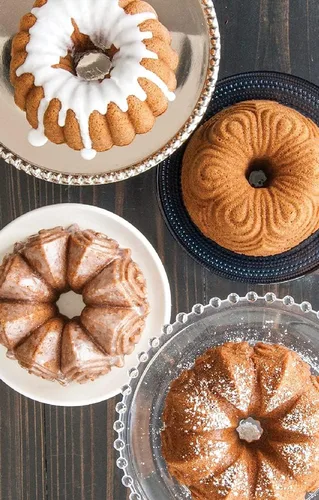 Vista 4 de Nordic Ware Bundt Cuartet - Juego de sartenes (4 piezas) y sartén Geo Bundtlette