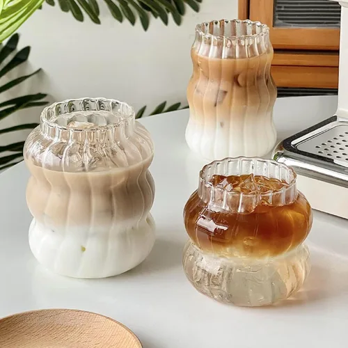 Vista 4 de Maritown Taza de café helado con pajilla, taza de café transparente de 22 onzas con popote de vidrio y cepillo limpiador, vasos de agua acanalados