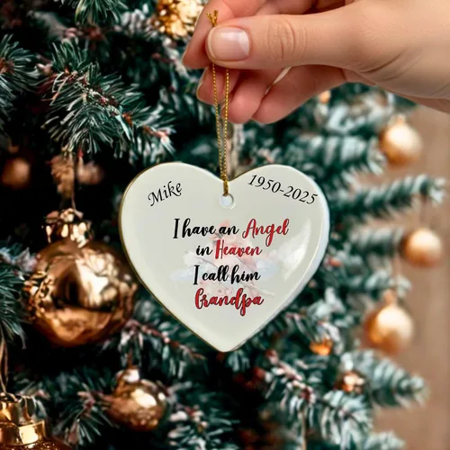 Vista 7 de Adorno de Navidad conmemorativo personalizado 2025 – Recuerdo de cerámica en forma de corazón – Tengo un ángel en el cielo lo llamo abuelo, regalo
