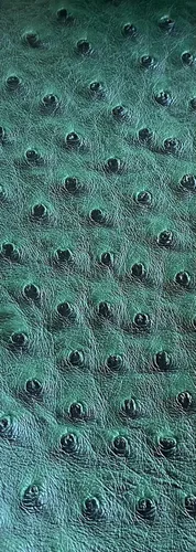 Vista 15 de Luvfabrics Tela impermeable de vinilo sintético de avestruz resistente a los rayos UV de grado marino (negro)