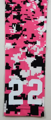 Vista 2 de manga deportiva con número customisable, color rosa, negro y blanco, camuflaje digital.