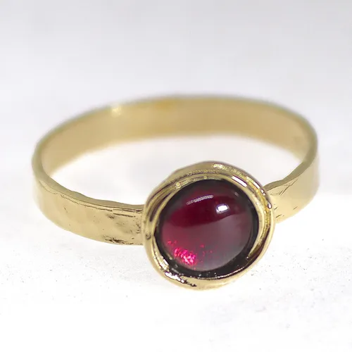 Vista 29 de Anillo de oro de piedras preciosas, anillo de piedra chapada en oro de 14 quilates, anillo de piedra apilable, anillo de oro de piedra pequeña