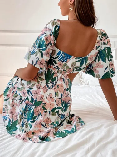 Vista 2 de SheIn Vestido de mujer con estampado floral y manga farol corte asimétrico cuello con volantes